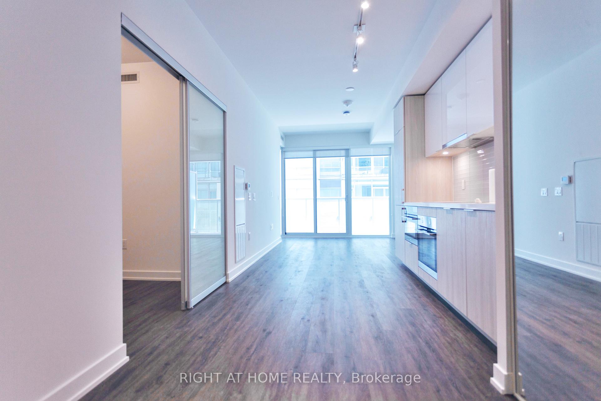 Photo 2 of Unit 808, 15 Queens Quay E, Toronto, Waterfront Communities — HOMEH
