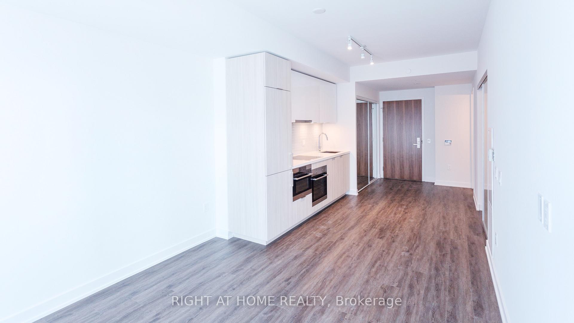 Photo 3 of Unit 808, 15 Queens Quay E, Toronto, Waterfront Communities — HOMEH