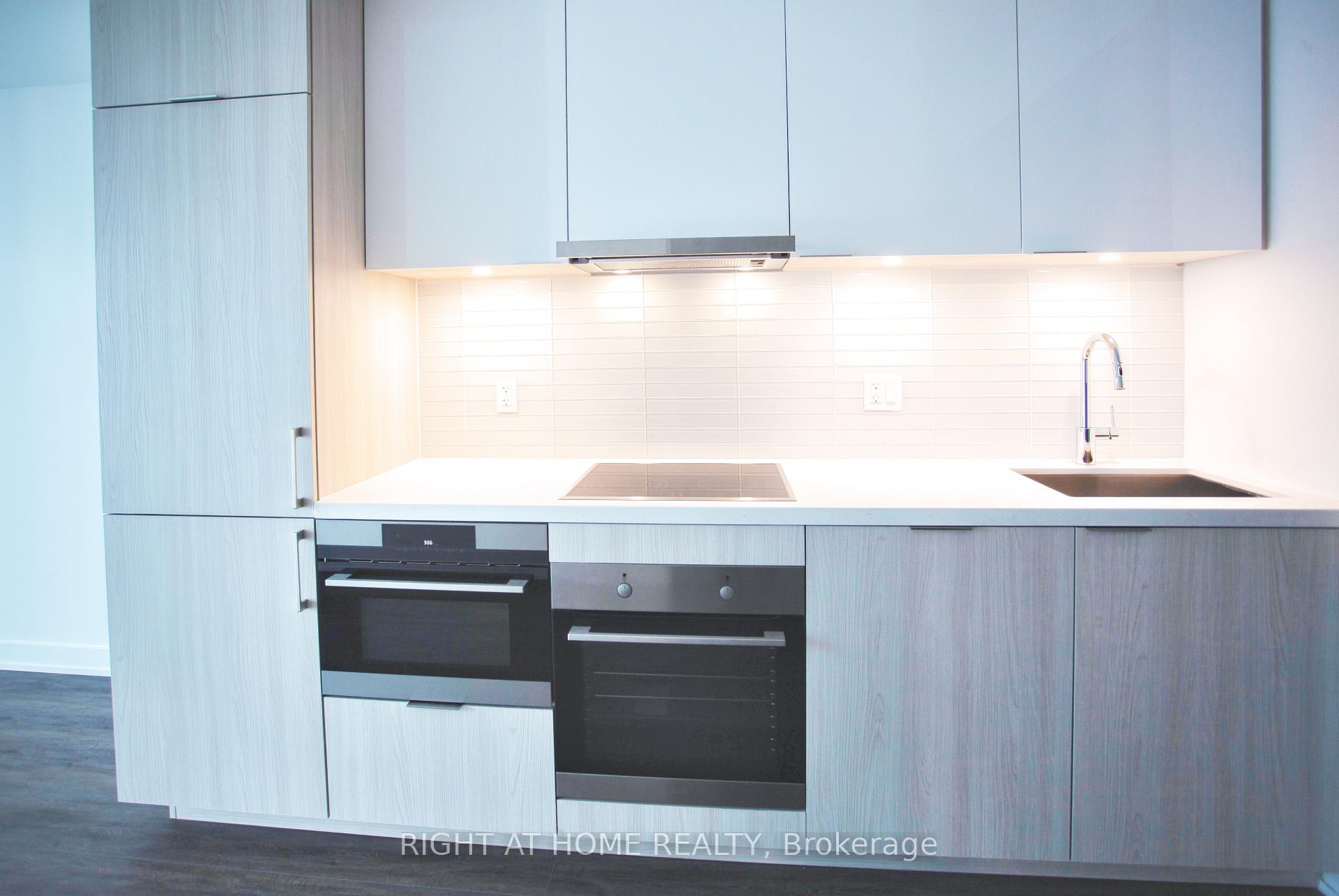 Photo 8 of Unit 808, 15 Queens Quay E, Toronto, Waterfront Communities — HOMEH