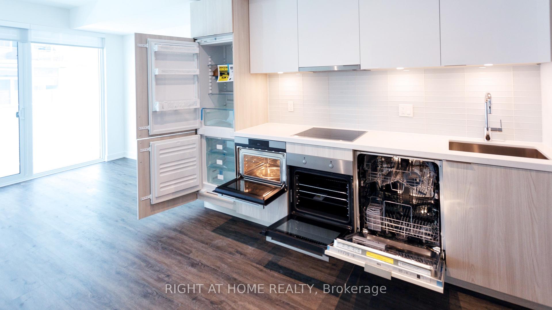 Photo 4 of Unit 808, 15 Queens Quay E, Toronto, Waterfront Communities — HOMEH