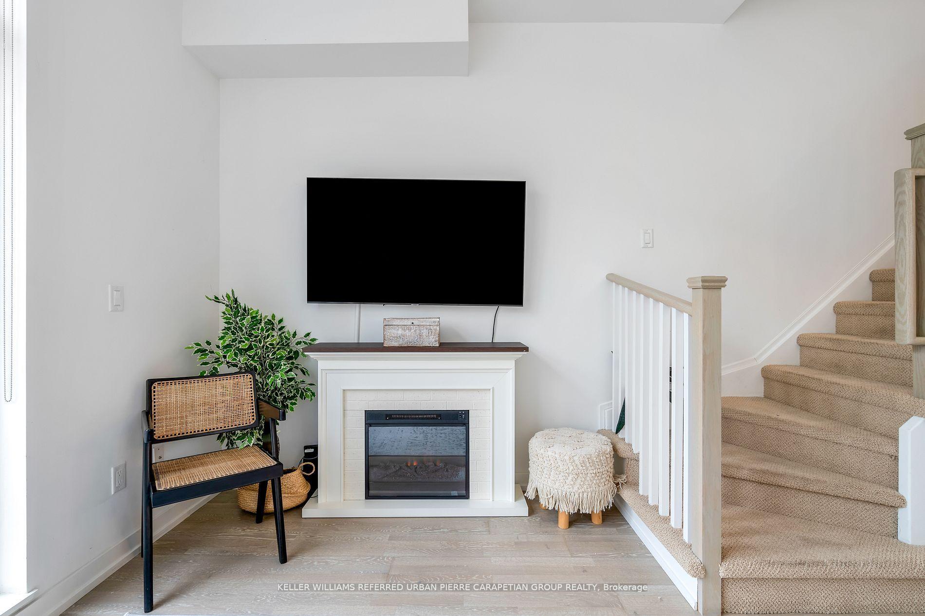 Photo 6 of Unit 3, 1331 Gerrard Avenue, Toronto, Greenwood-Coxwell — HOMEH
