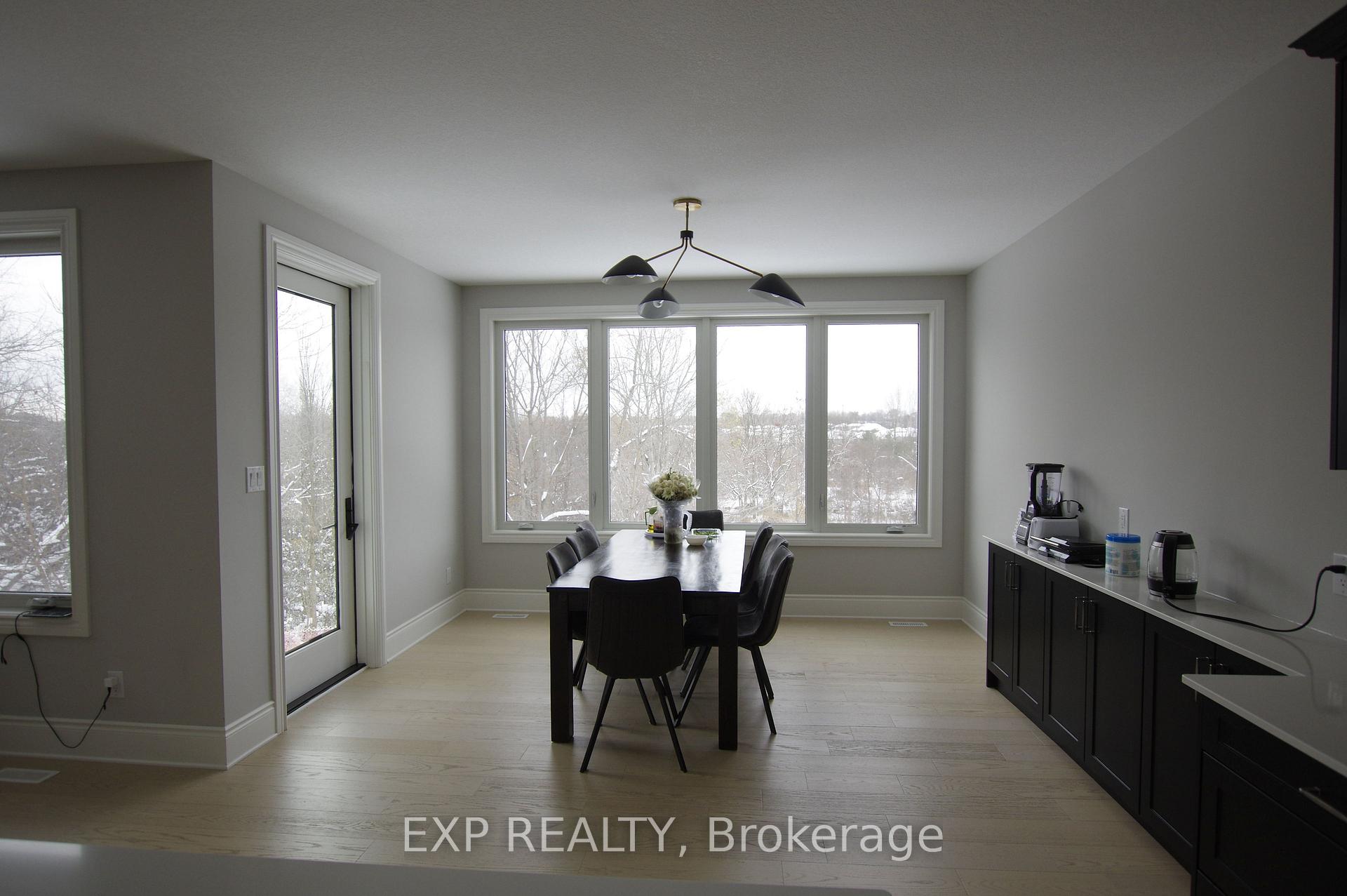 Photo 2 of Unit 5, 2835 sheifield Place, London, South U — HOMEH