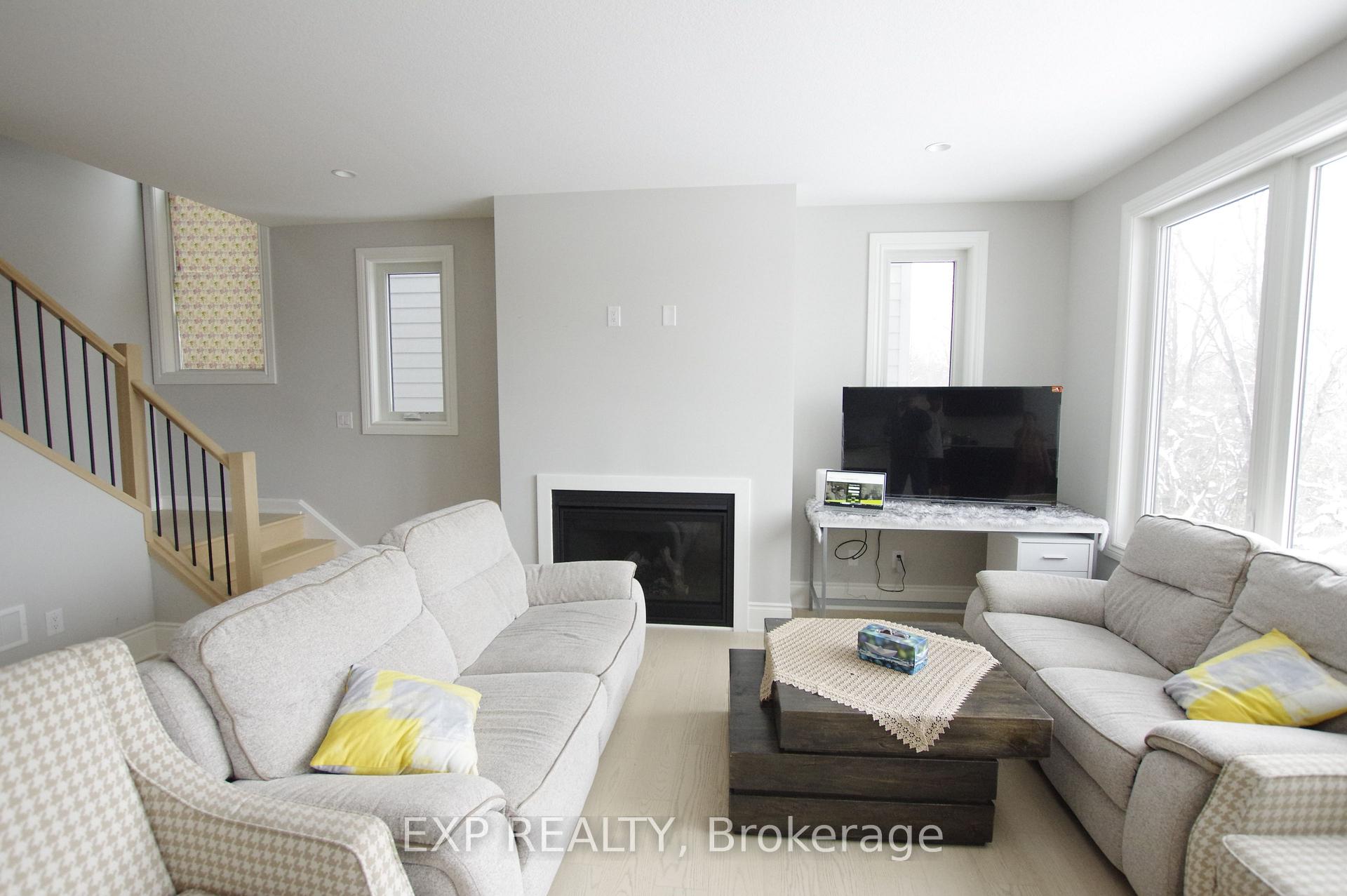 Photo 5 of Unit 5, 2835 sheifield Place, London, South U — HOMEH
