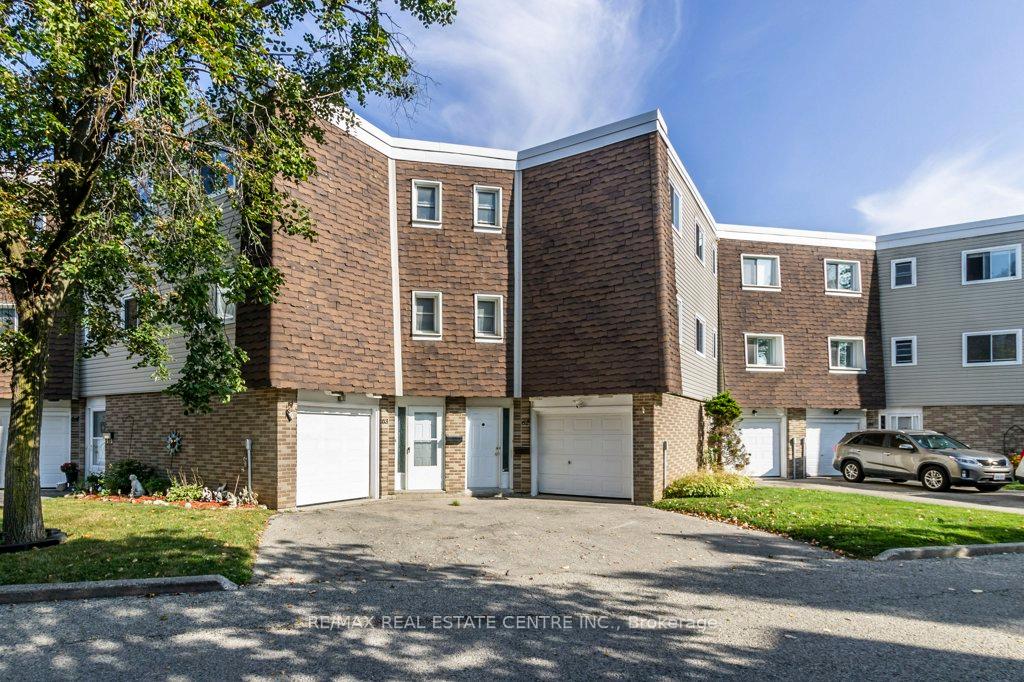 Photo 16 of Unit 63, 60 Elmsdale Drive, Kitchener — HOMEH