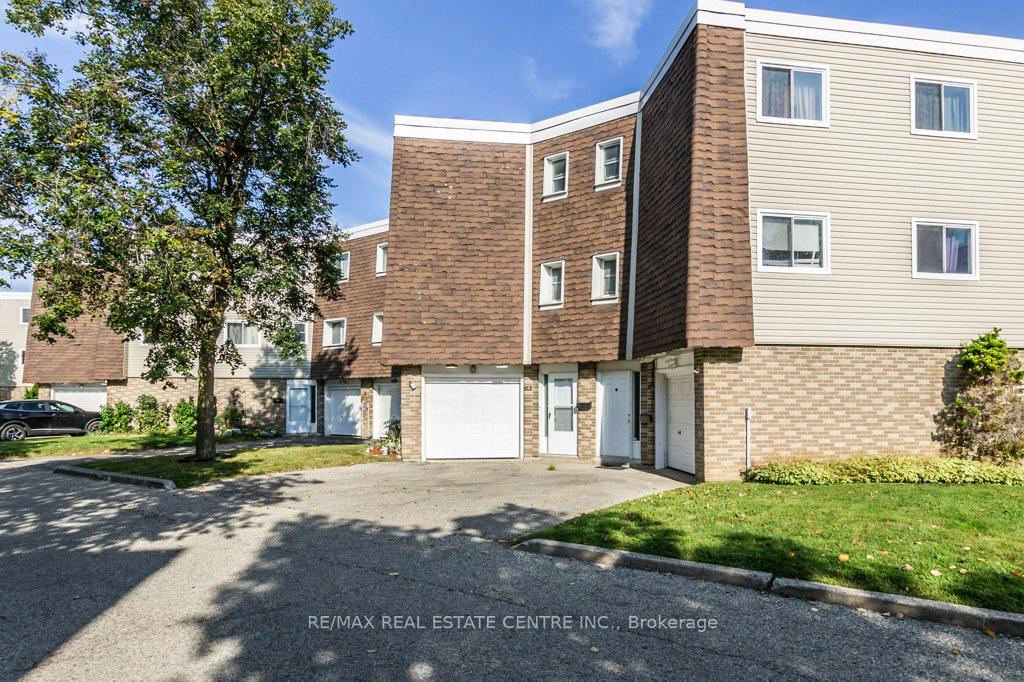 Photo 7 of Unit 63, 60 Elmsdale Drive, Kitchener — HOMEH