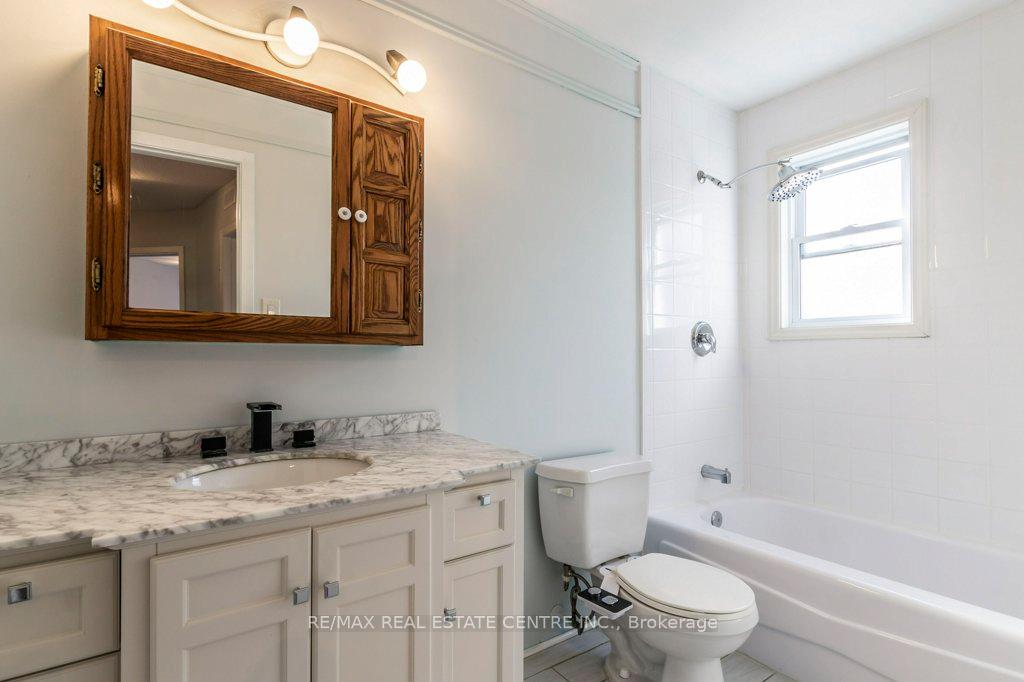 Photo 11 of Unit 63, 60 Elmsdale Drive, Kitchener — HOMEH