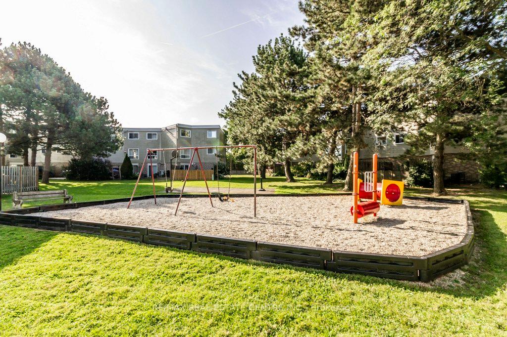 Photo 35 of Unit 63, 60 Elmsdale Drive, Kitchener — HOMEH
