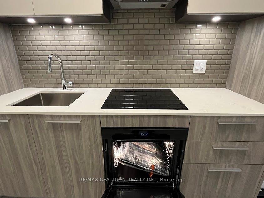 Photo 15 of Unit 1002, 65 Broadway Avenue, Toronto, Mount Pleasant West — HOMEH