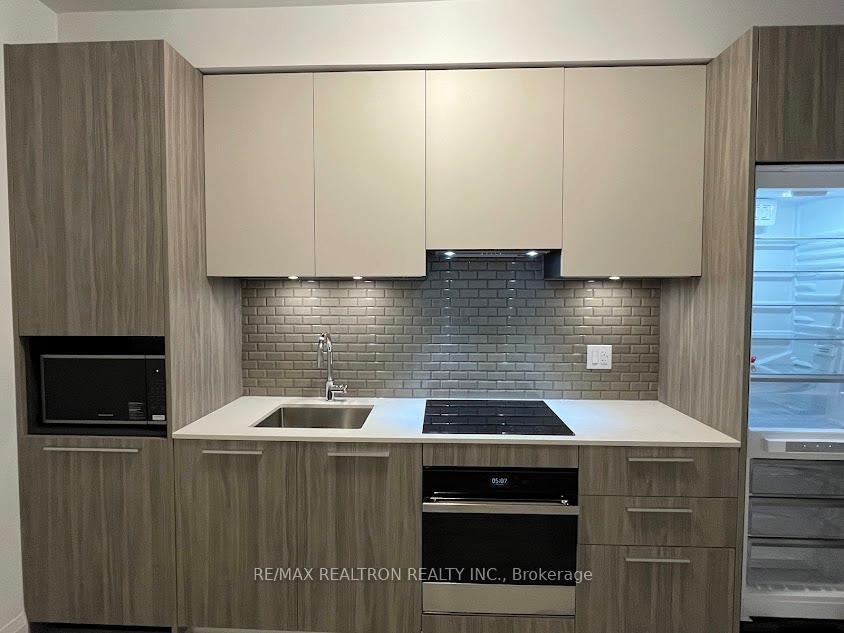 Photo 6 of Unit 1002, 65 Broadway Avenue, Toronto, Mount Pleasant West — HOMEH