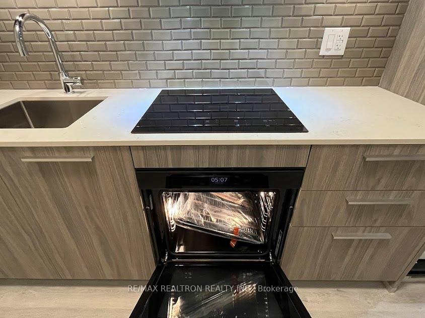 Photo 9 of Unit 1002, 65 Broadway Avenue, Toronto, Mount Pleasant West — HOMEH
