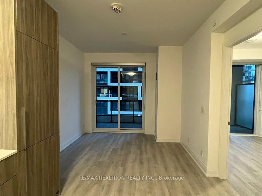 Photo 4 of Unit 1002, 65 Broadway Avenue, Toronto, Mount Pleasant West — HOMEH