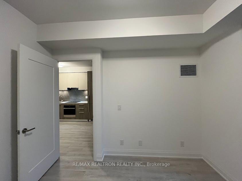 Photo 8 of Unit 1002, 65 Broadway Avenue, Toronto, Mount Pleasant West — HOMEH