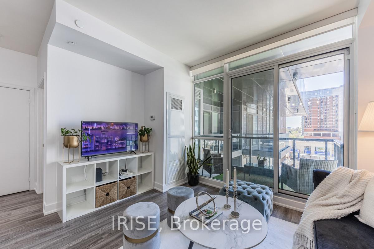 Photo 3 of Unit 610, 30 Roehampton Avenue, Toronto, Mount Pleasant West — HOMEH