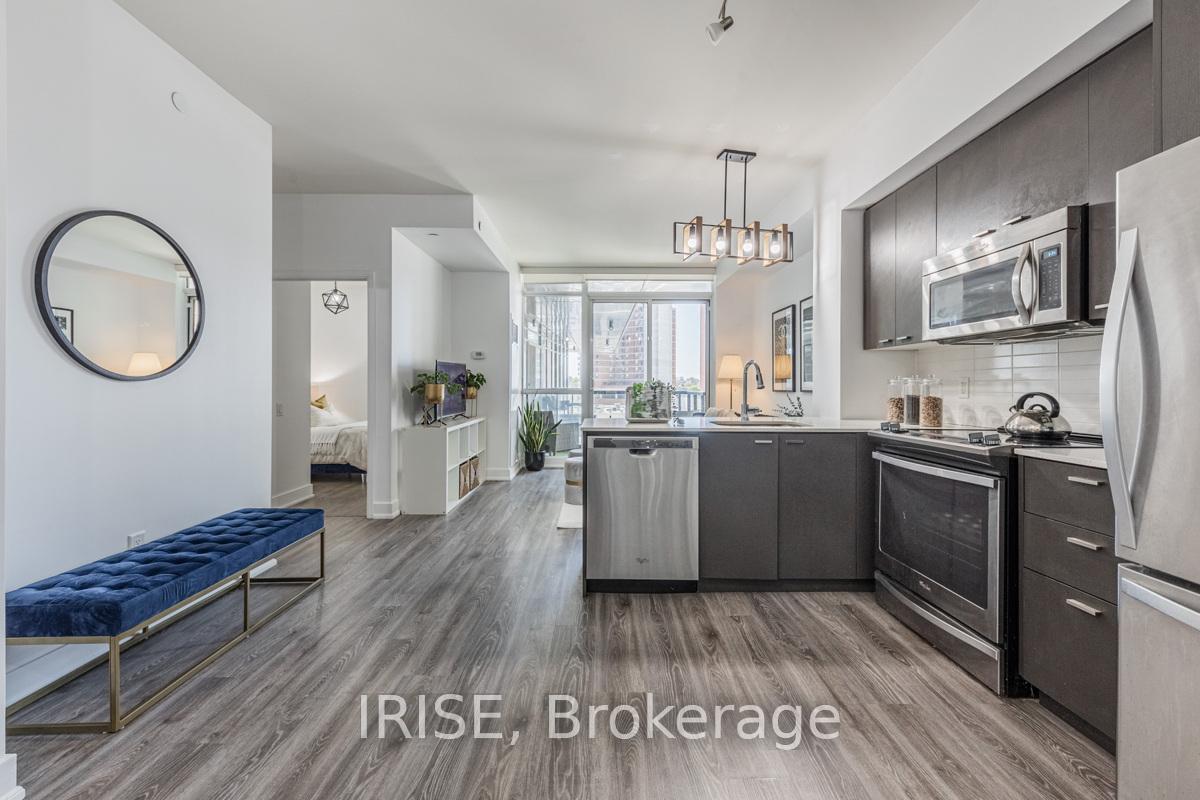 Photo 4 of Unit 610, 30 Roehampton Avenue, Toronto, Mount Pleasant West — HOMEH