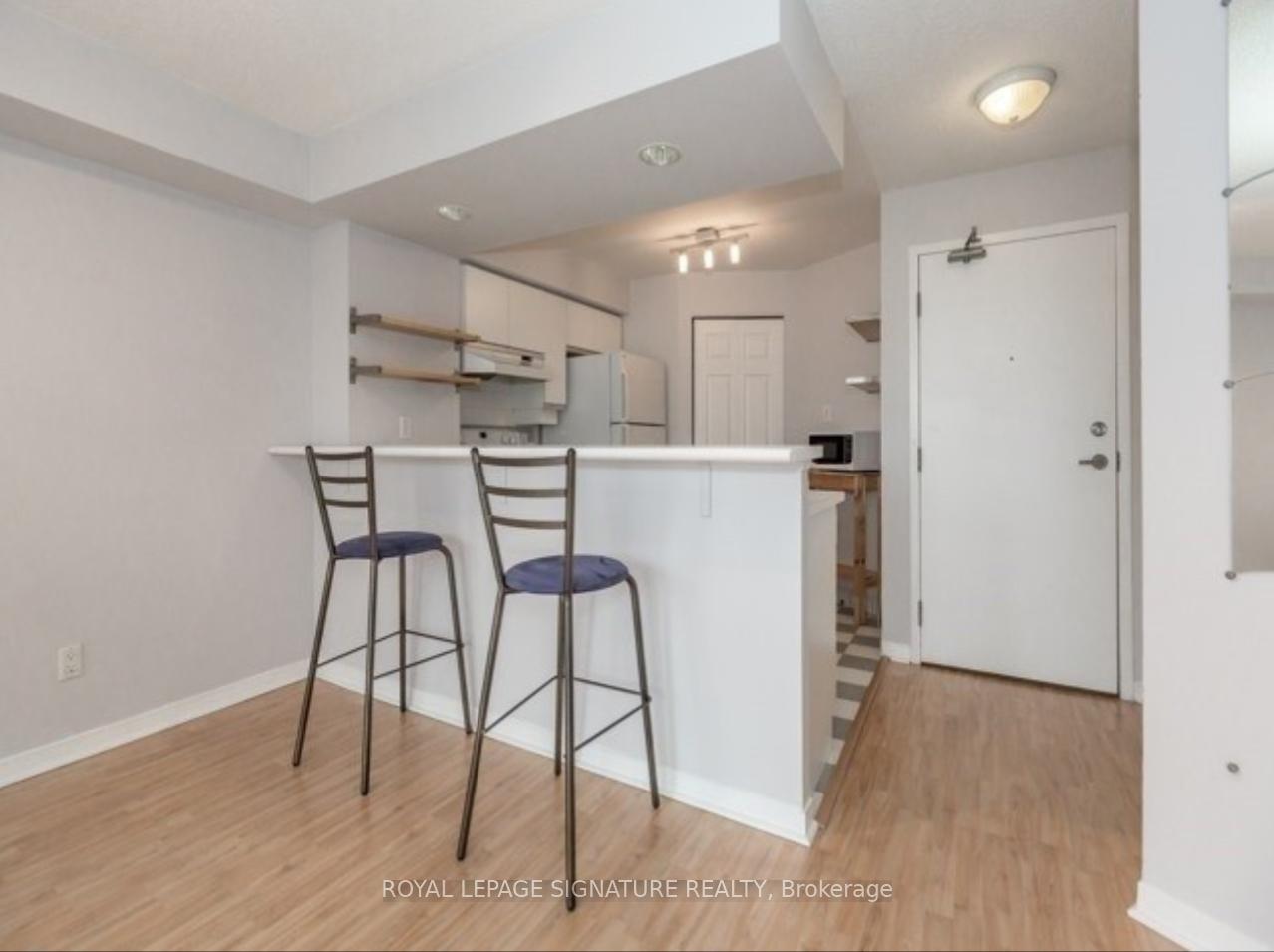 Photo 2 of Unit 914, 801 King Street W, Toronto, Niagara — HOMEH