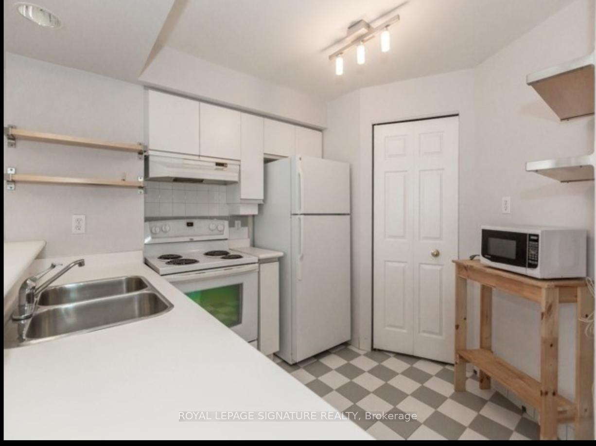 Photo 5 of Unit 914, 801 King Street W, Toronto, Niagara — HOMEH