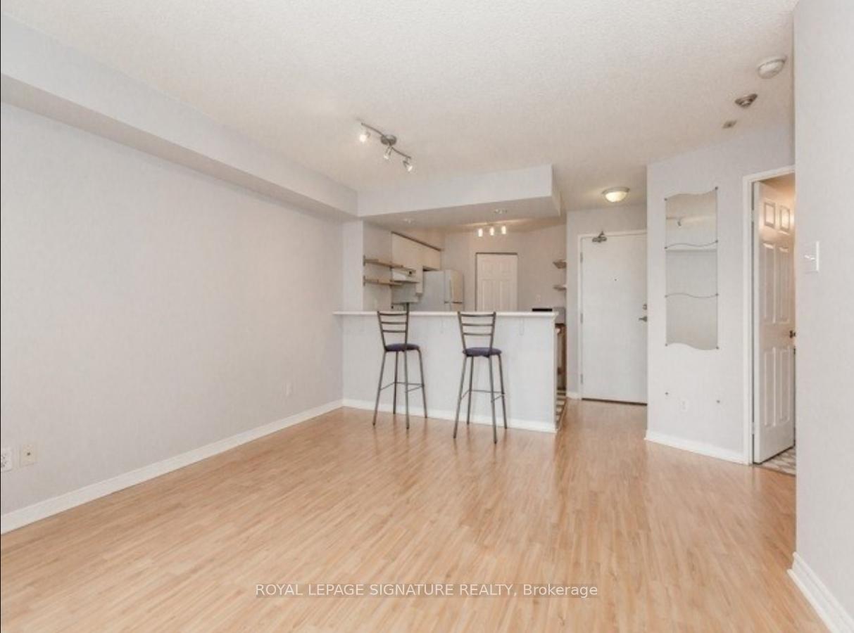 Photo 6 of Unit 914, 801 King Street W, Toronto, Niagara — HOMEH