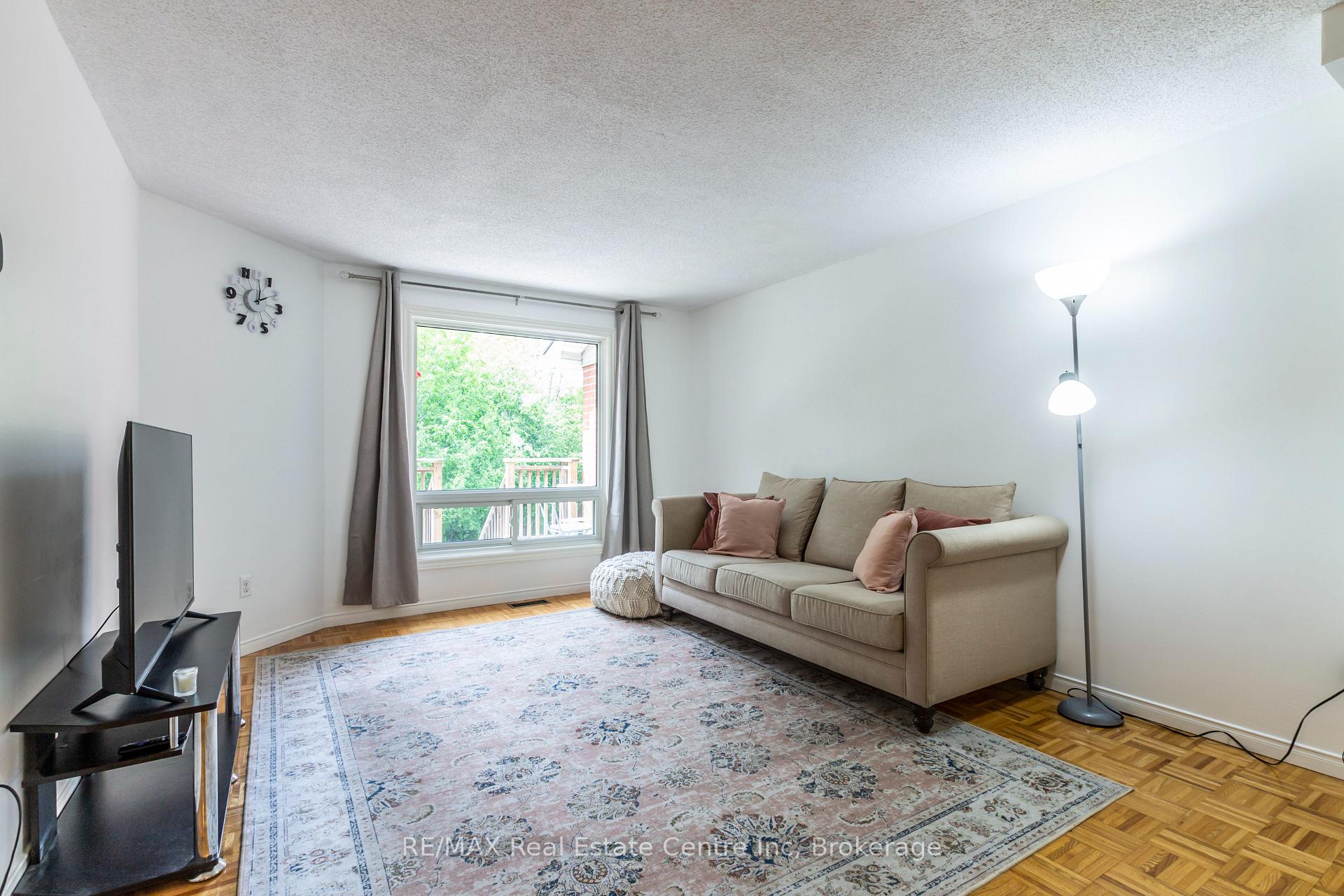 Photo 5 of 61 Grandridge Crescent, Guelph, Willow West/Sugarbush/West Acres — HOMEH