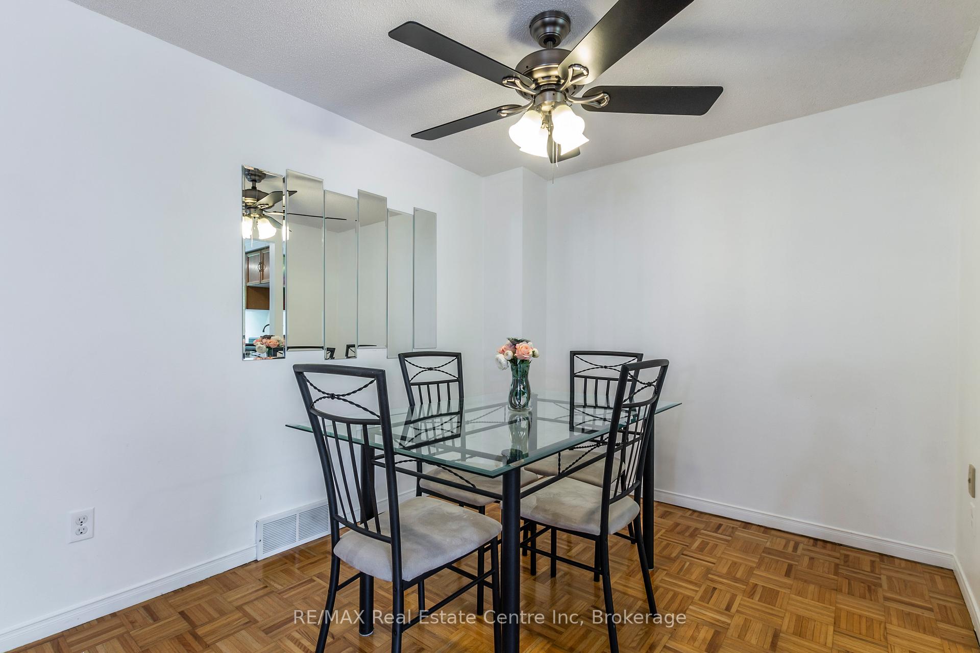 Photo 7 of 61 Grandridge Crescent, Guelph, Willow West/Sugarbush/West Acres — HOMEH