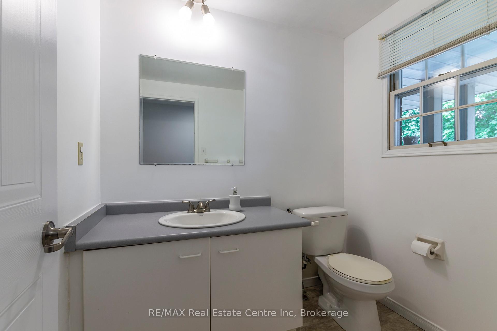 Photo 12 of 61 Grandridge Crescent, Guelph, Willow West/Sugarbush/West Acres — HOMEH