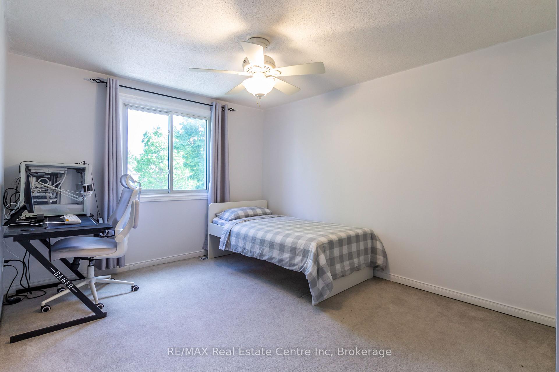 Photo 15 of 61 Grandridge Crescent, Guelph, Willow West/Sugarbush/West Acres — HOMEH
