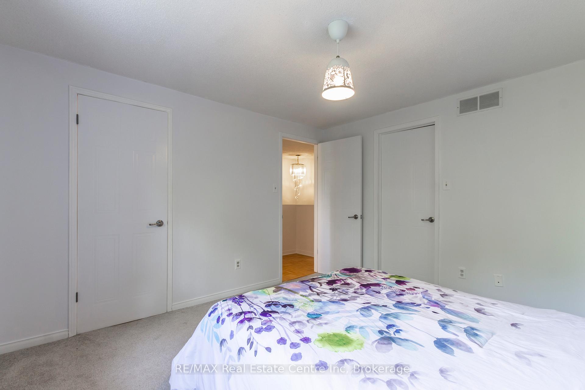 Photo 17 of 61 Grandridge Crescent, Guelph, Willow West/Sugarbush/West Acres — HOMEH