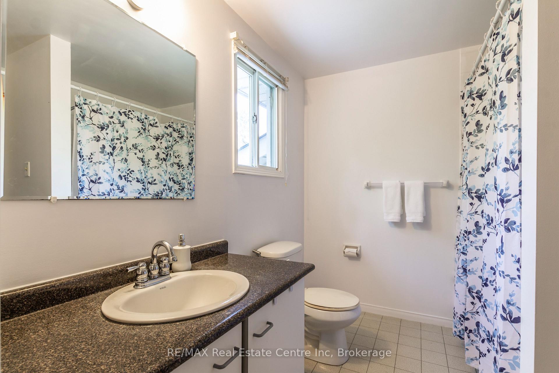 Photo 18 of 61 Grandridge Crescent, Guelph, Willow West/Sugarbush/West Acres — HOMEH