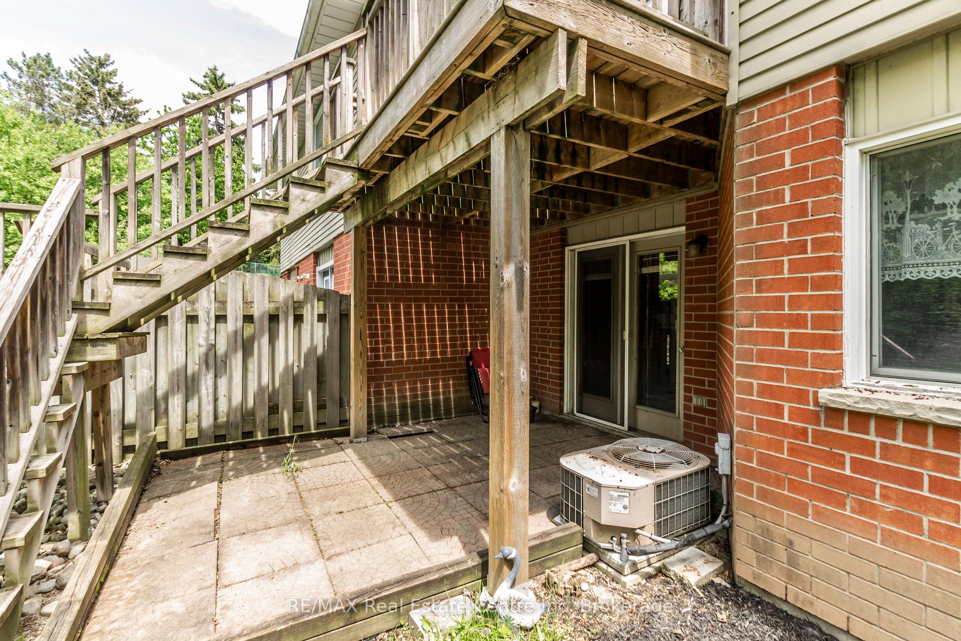 Photo 22 of 61 Grandridge Crescent, Guelph, Willow West/Sugarbush/West Acres — HOMEH