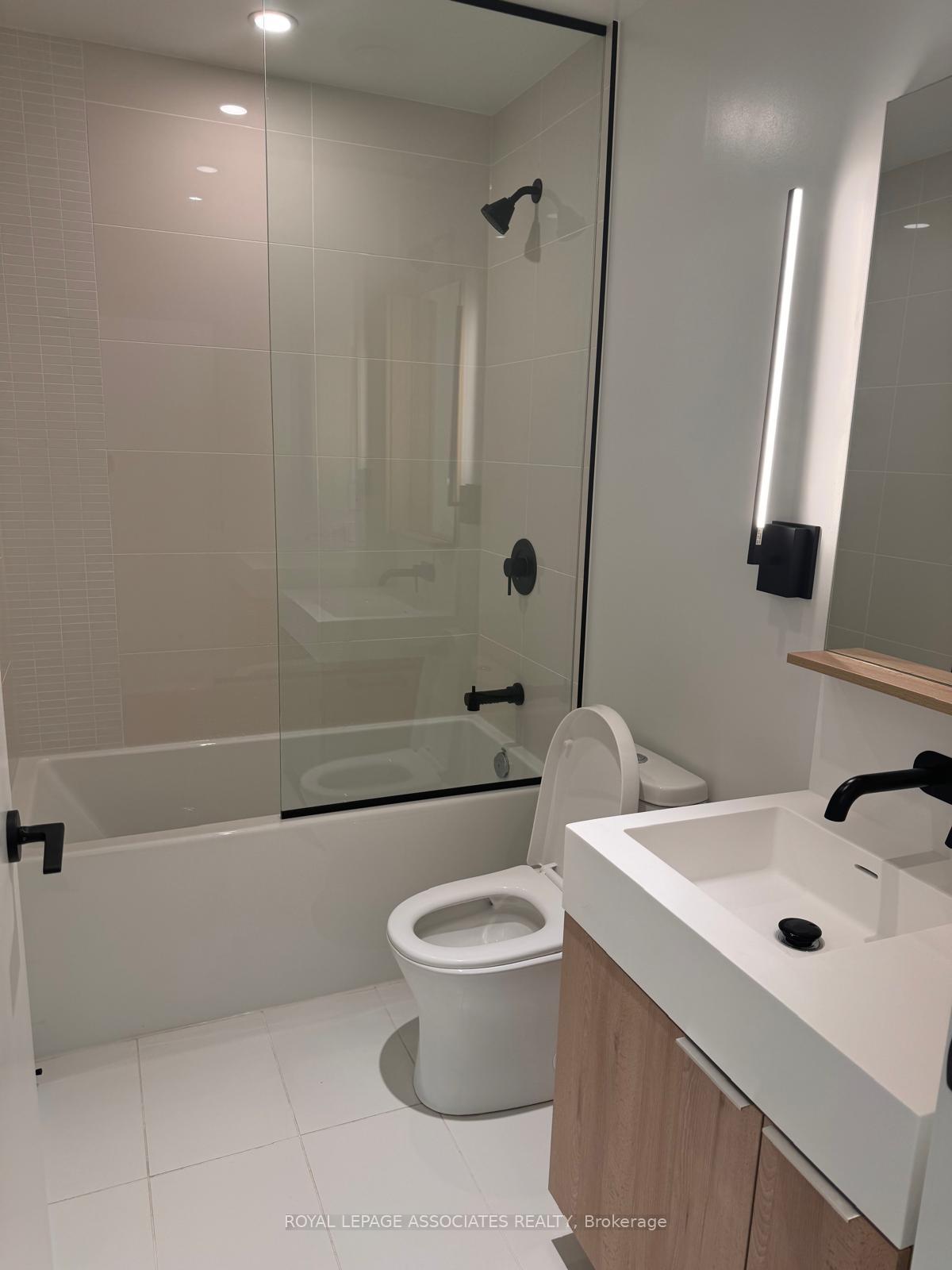 Photo 6 of Unit 1311, 127 Broadway Avenue, Toronto, Mount Pleasant West — HOMEH