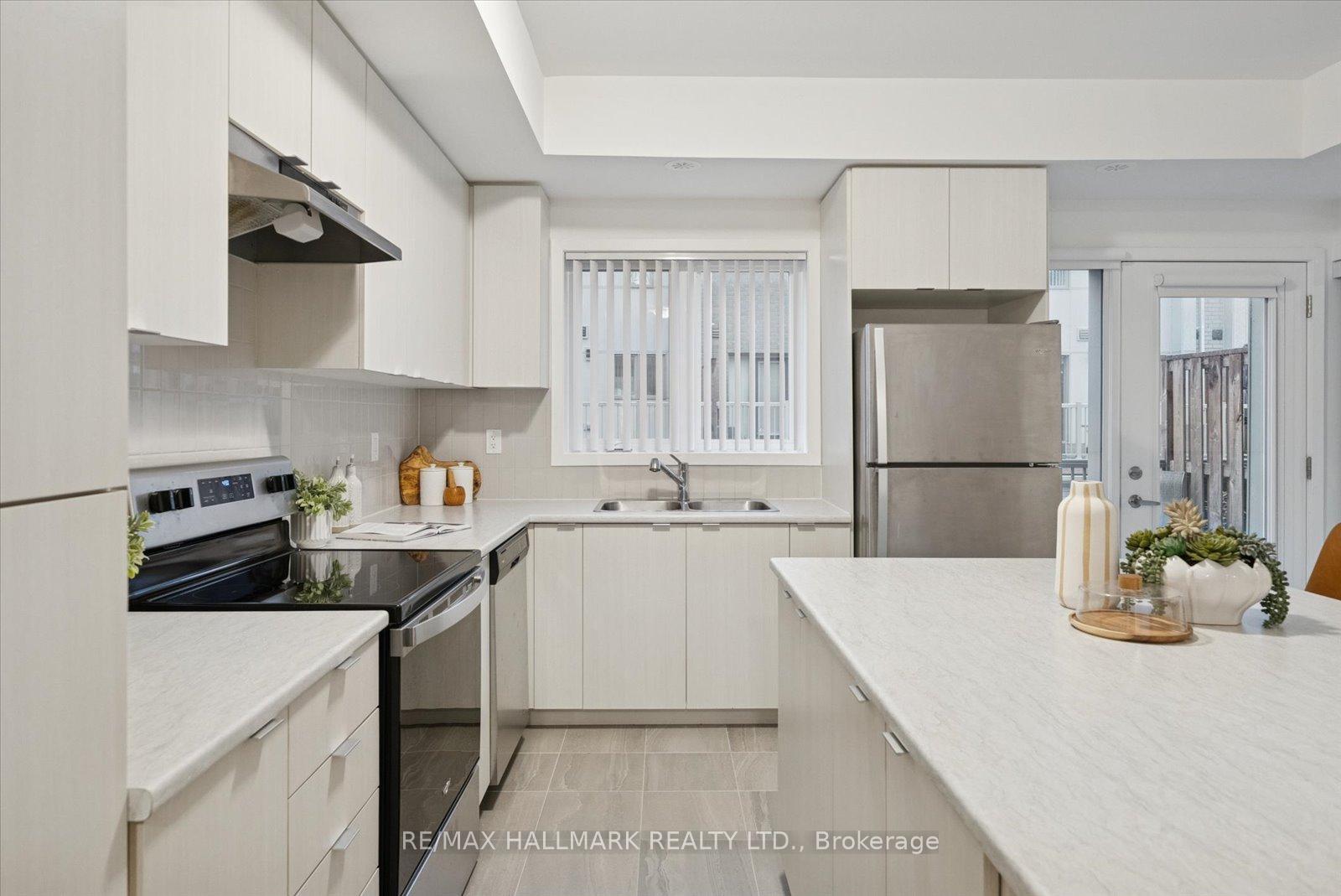 Photo 15 of Unit 803, 1525 Kingston Road, Pickering, Town Centre — HOMEH