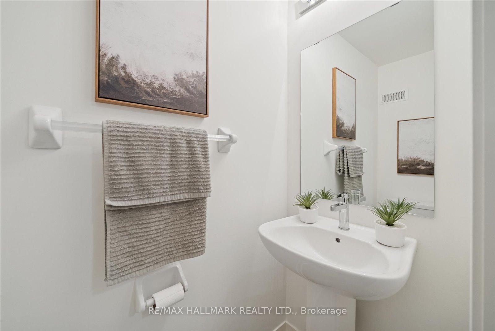 Photo 3 of Unit 803, 1525 Kingston Road, Pickering, Town Centre — HOMEH