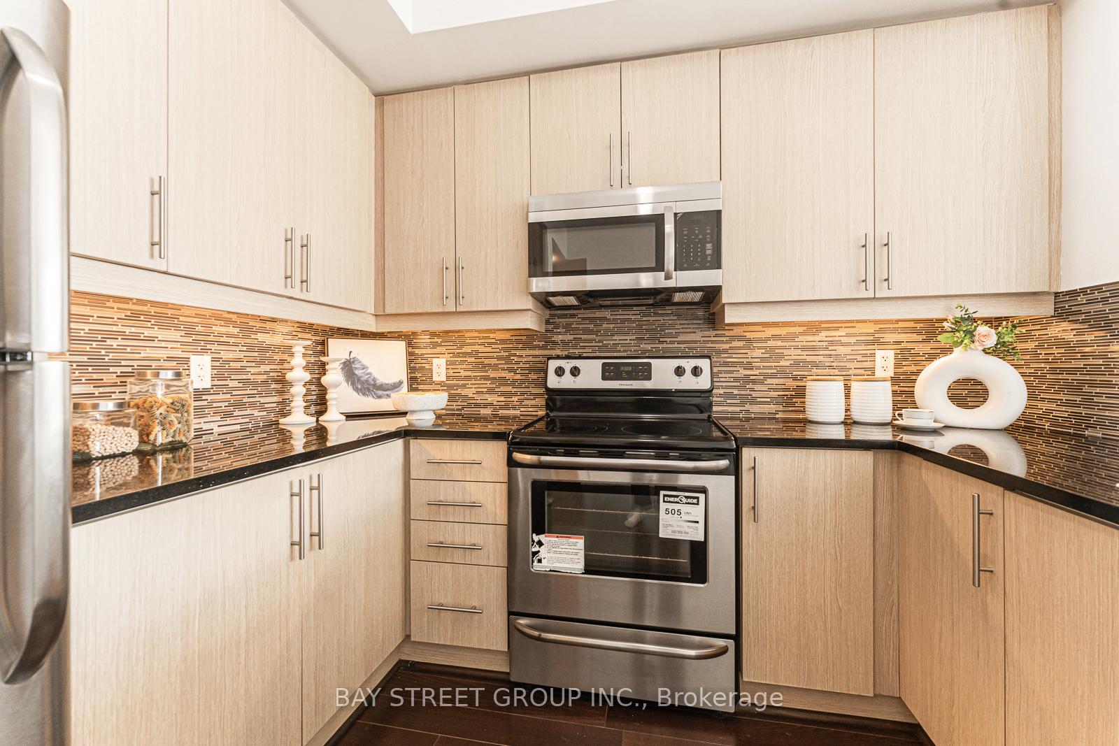 Photo 8 of Unit 921E, 8110 Birchmount Road, Markham, Unionville — HOMEH
