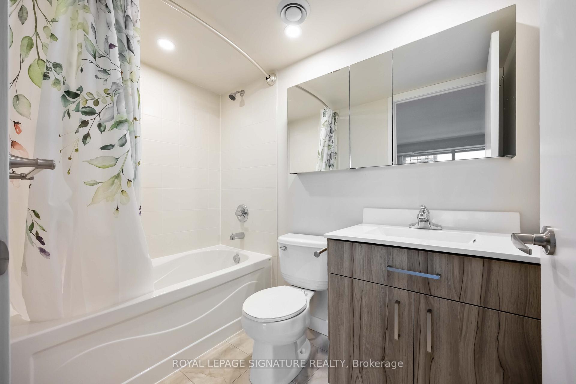 Photo 17 of Unit 416, 80 Western Battery Rd, Toronto, Niagara — HOMEH