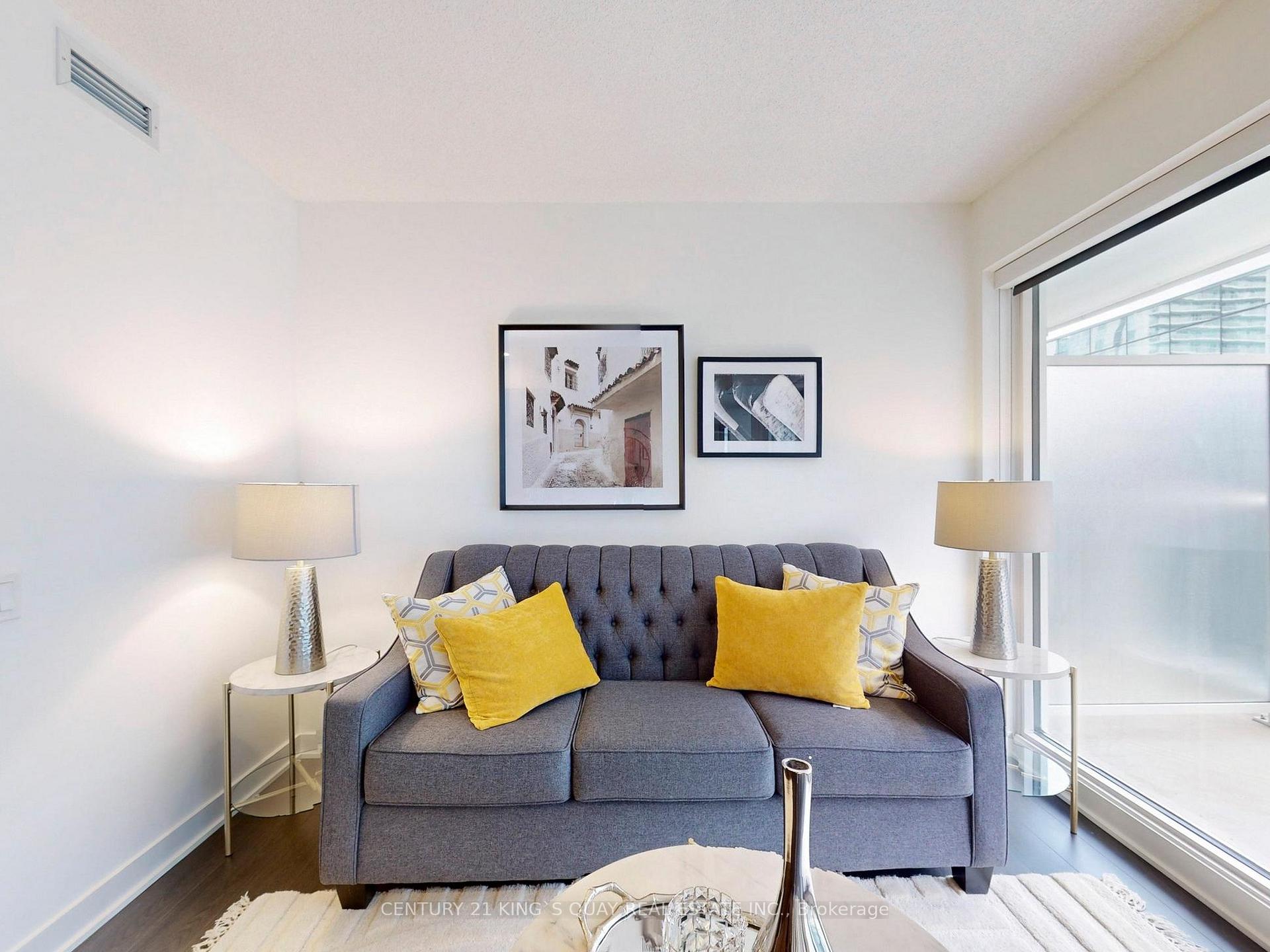 Photo 3 of Unit 1002, 17 Bathurst Street, Toronto, Waterfront Communities — HOMEH