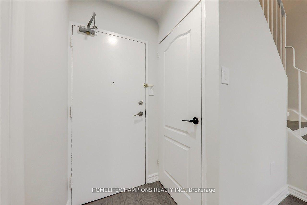 Photo 4 of Unit 325, 16 Elgin Street, Markham, Thornhill — HOMEH