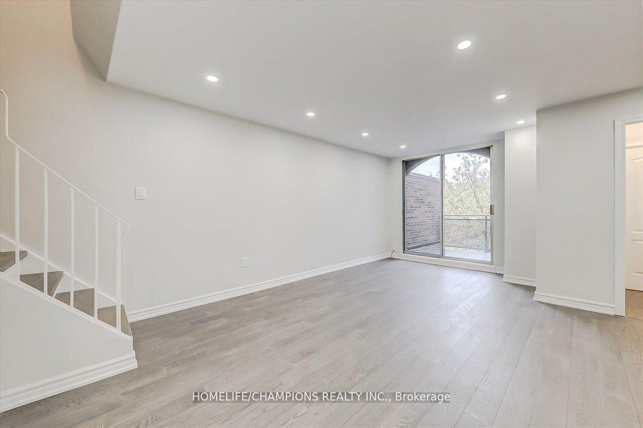 Photo 5 of Unit 325, 16 Elgin Street, Markham, Thornhill — HOMEH