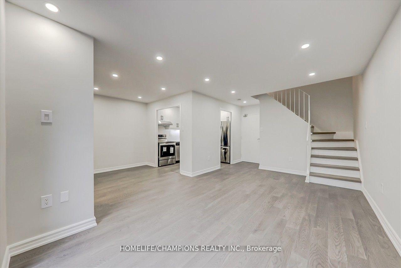 Photo 13 of Unit 325, 16 Elgin Street, Markham, Thornhill — HOMEH
