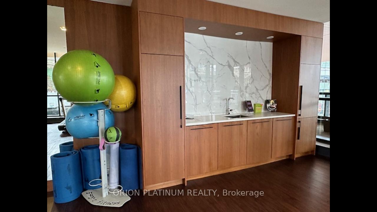 Photo 6 of Unit 803, 17 Bathurst Street, Toronto, Waterfront Communities — HOMEH
