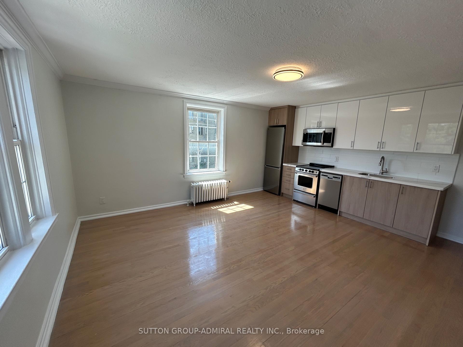 Front of Unit 408, 701 Eglinton Avenue W