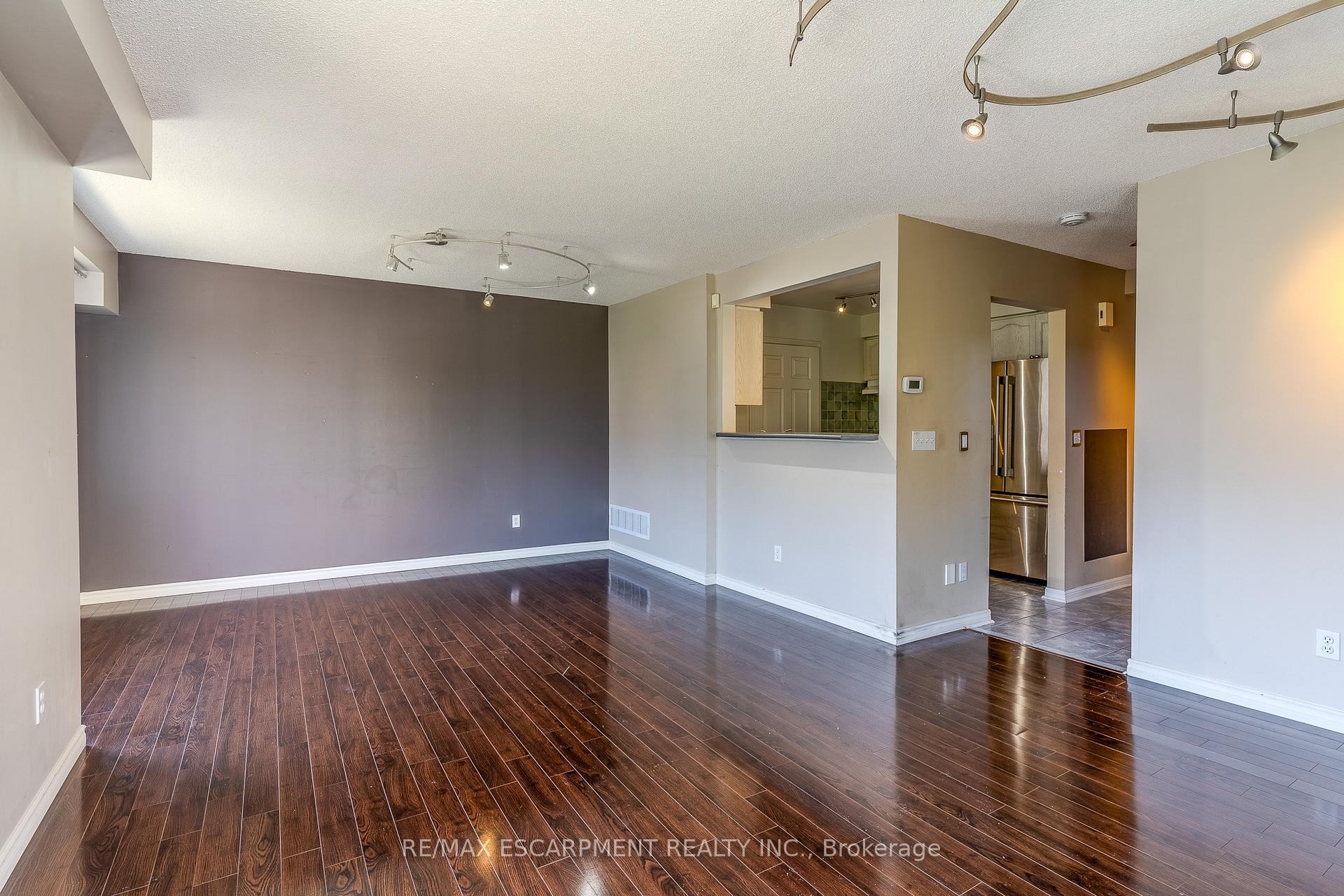 Photo 4 of Unit 12, 14 Cox Boulevard, Markham, Unionville — HOMEH