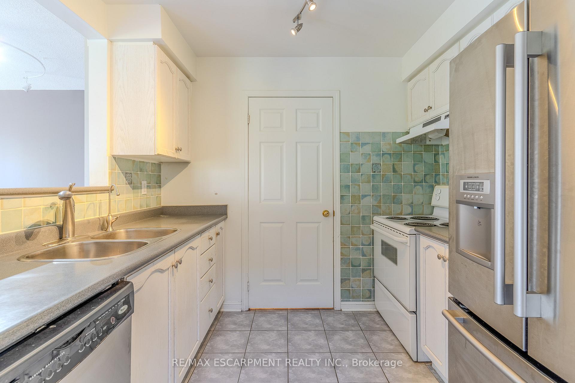 Photo 29 of Unit 12, 14 Cox Boulevard, Markham, Unionville — HOMEH