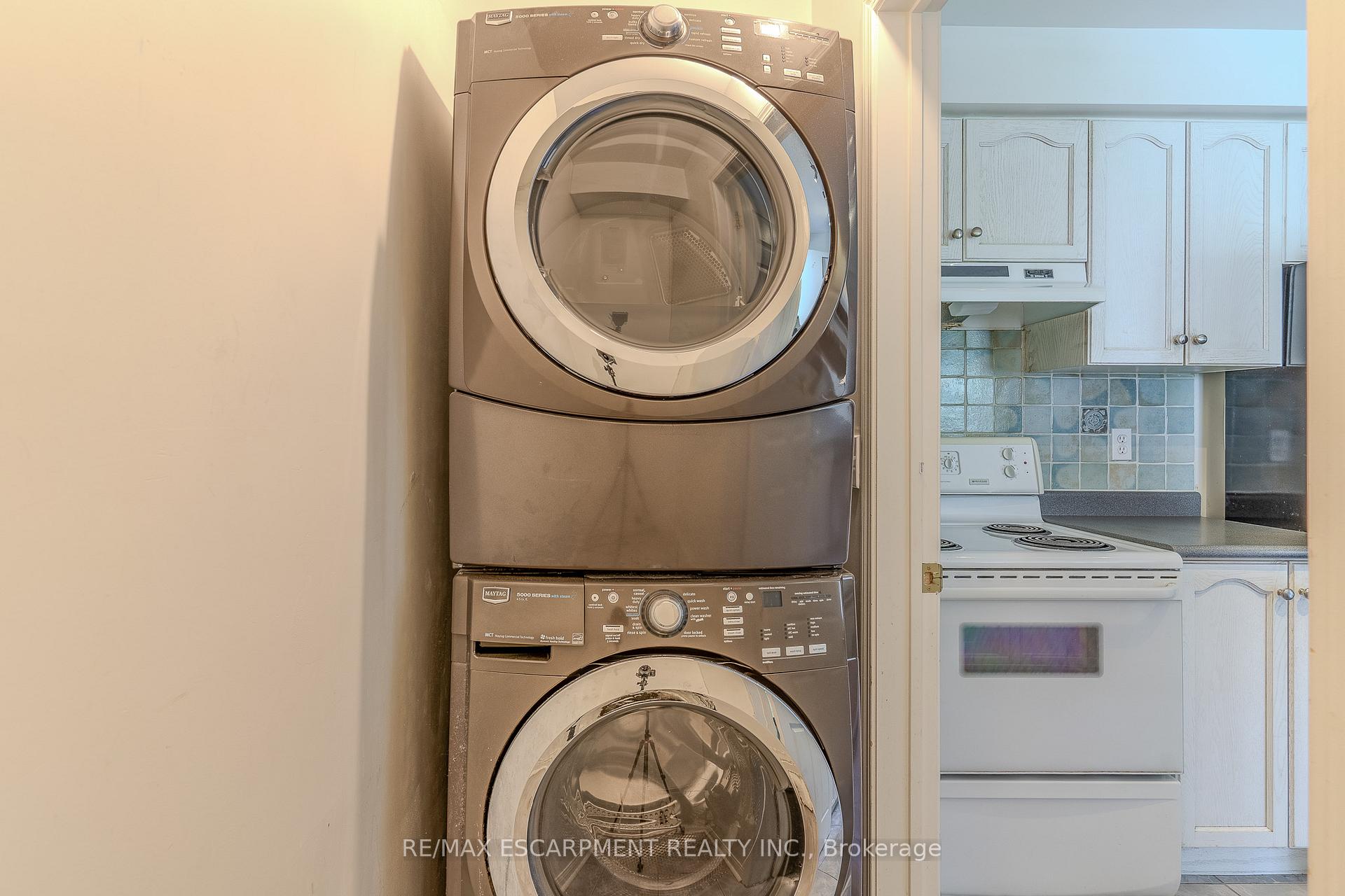 Photo 7 of Unit 12, 14 Cox Boulevard, Markham, Unionville — HOMEH