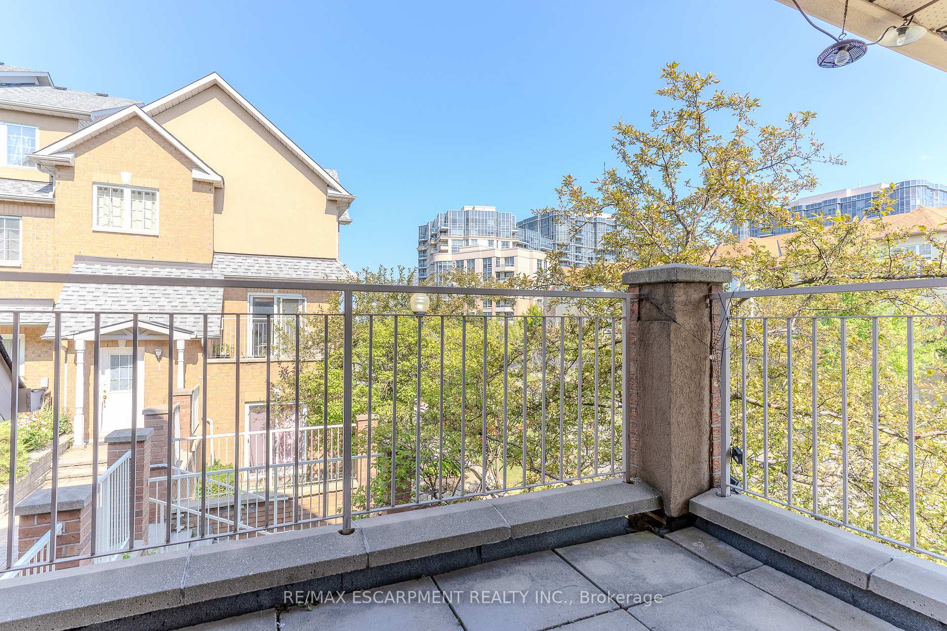 Photo 12 of Unit 12, 14 Cox Boulevard, Markham, Unionville — HOMEH