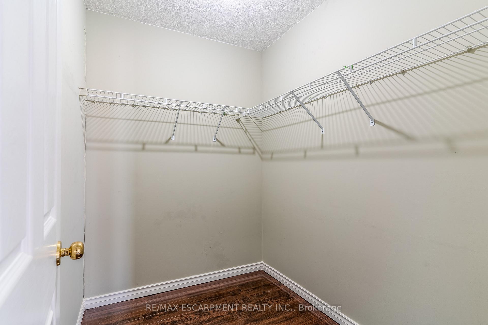 Photo 13 of Unit 12, 14 Cox Boulevard, Markham, Unionville — HOMEH