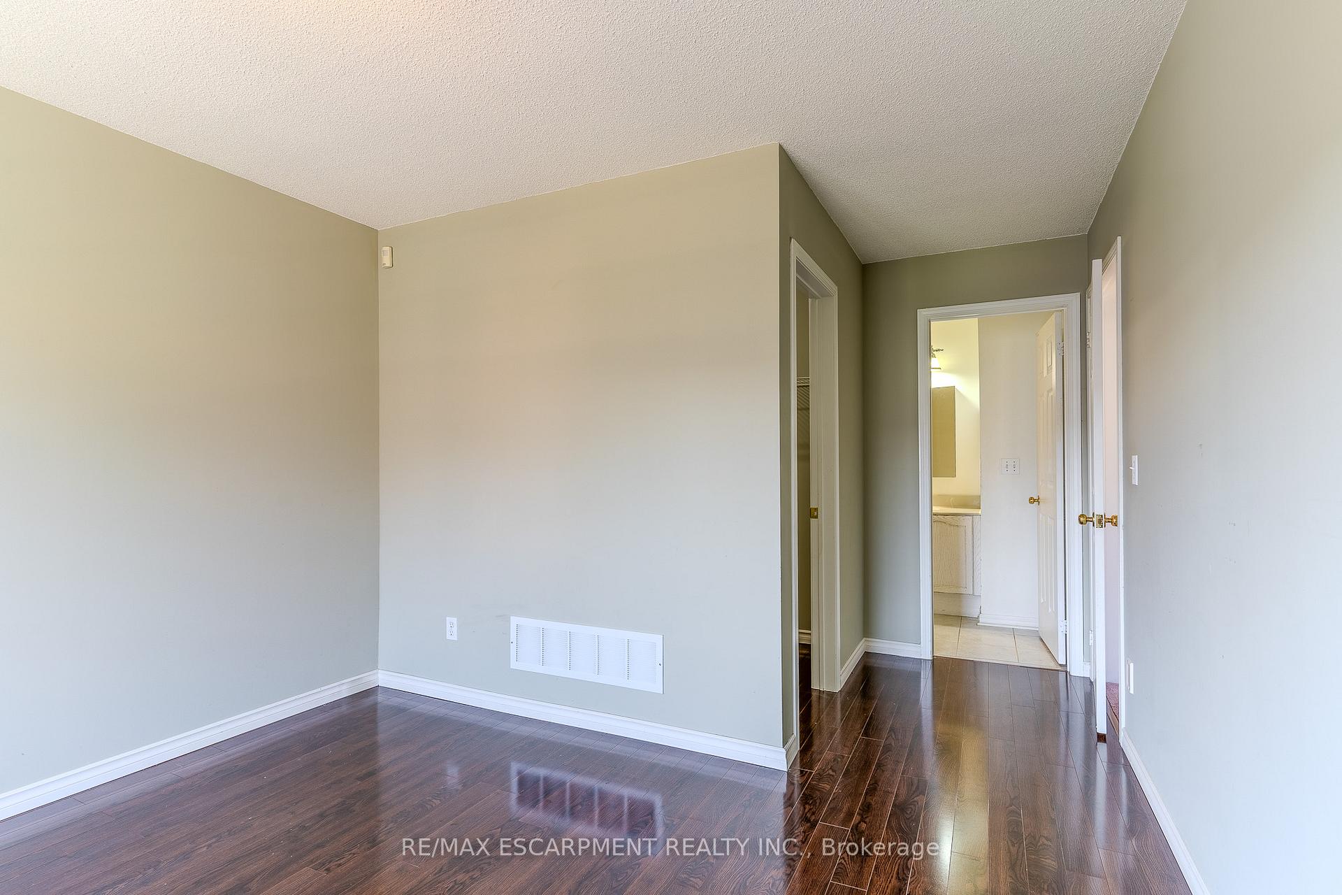 Photo 23 of Unit 12, 14 Cox Boulevard, Markham, Unionville — HOMEH