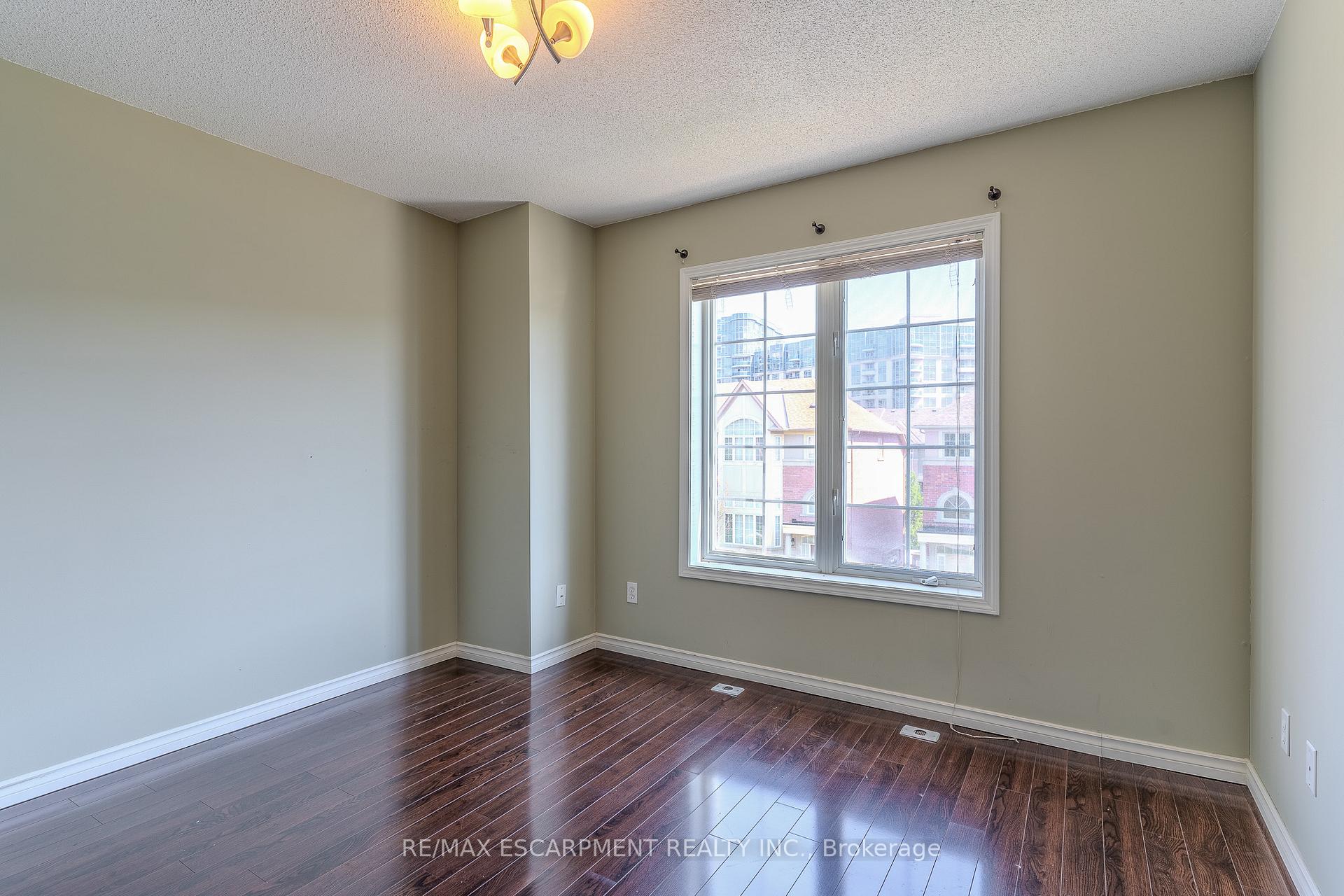 Photo 28 of Unit 12, 14 Cox Boulevard, Markham, Unionville — HOMEH