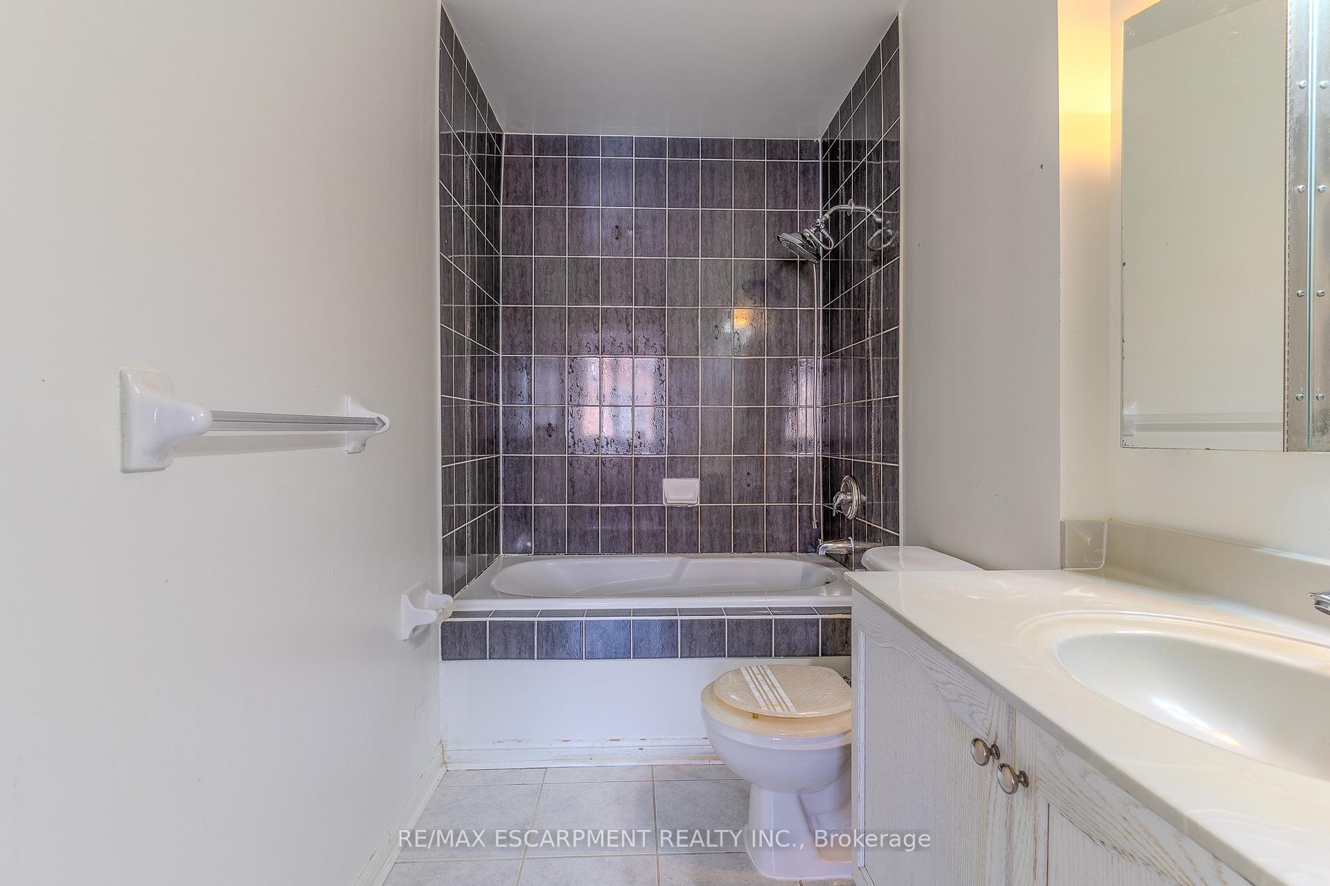 Photo 26 of Unit 12, 14 Cox Boulevard, Markham, Unionville — HOMEH