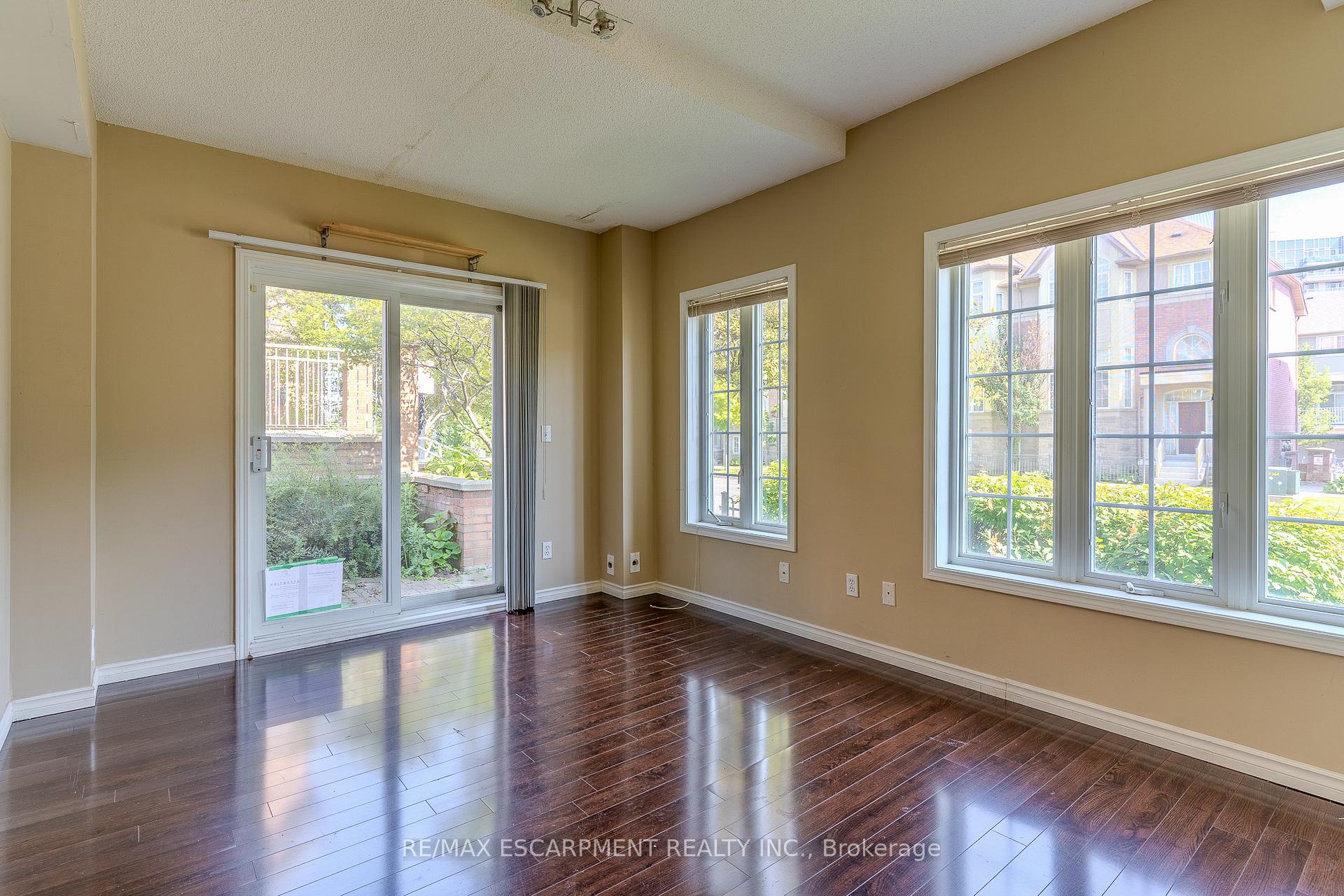 Photo 25 of Unit 12, 14 Cox Boulevard, Markham, Unionville — HOMEH