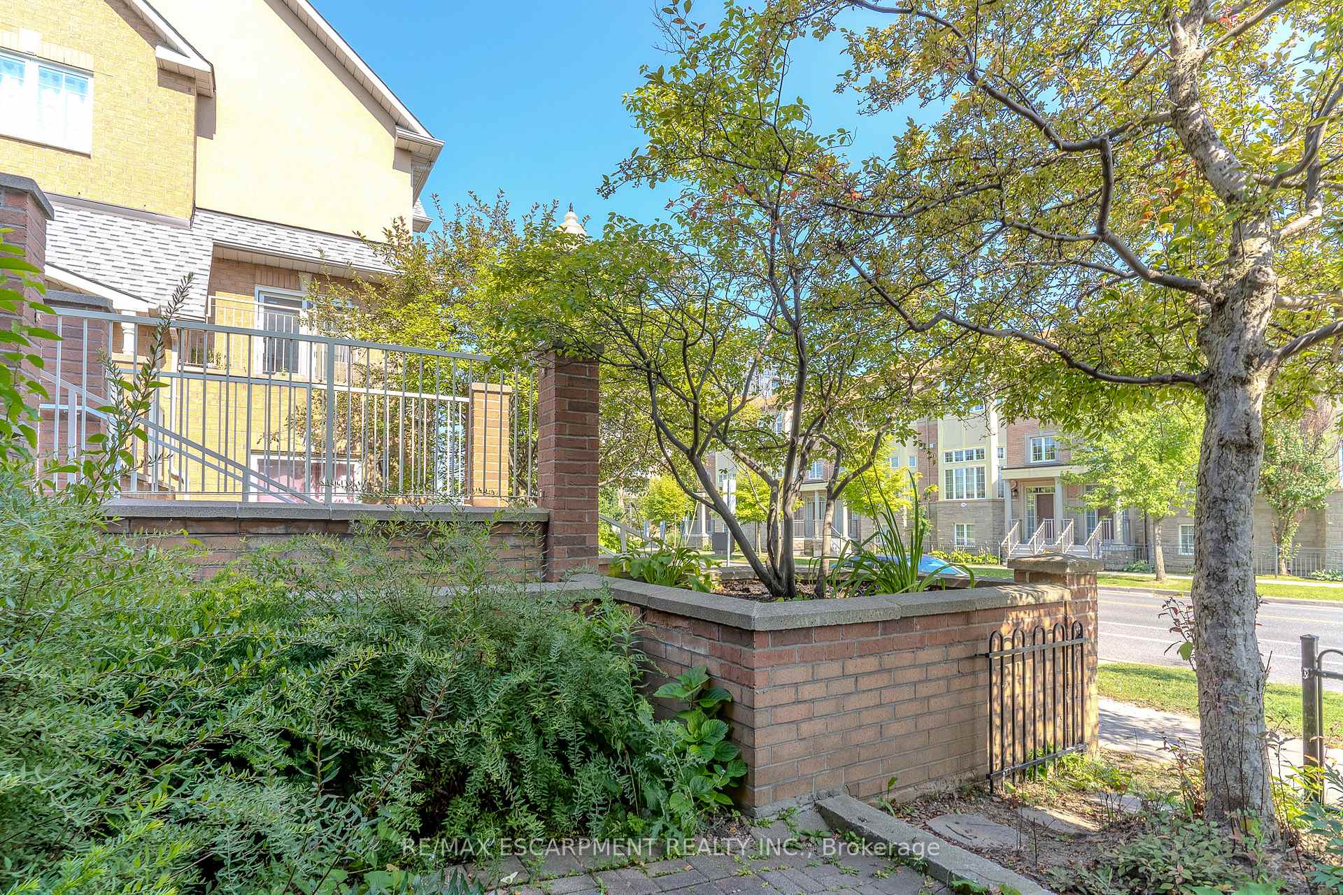 Photo 37 of Unit 12, 14 Cox Boulevard, Markham, Unionville — HOMEH