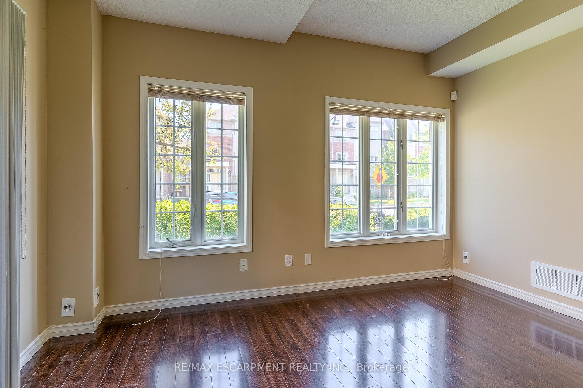 Photo 15 of Unit 12, 14 Cox Boulevard, Markham, Unionville — HOMEH